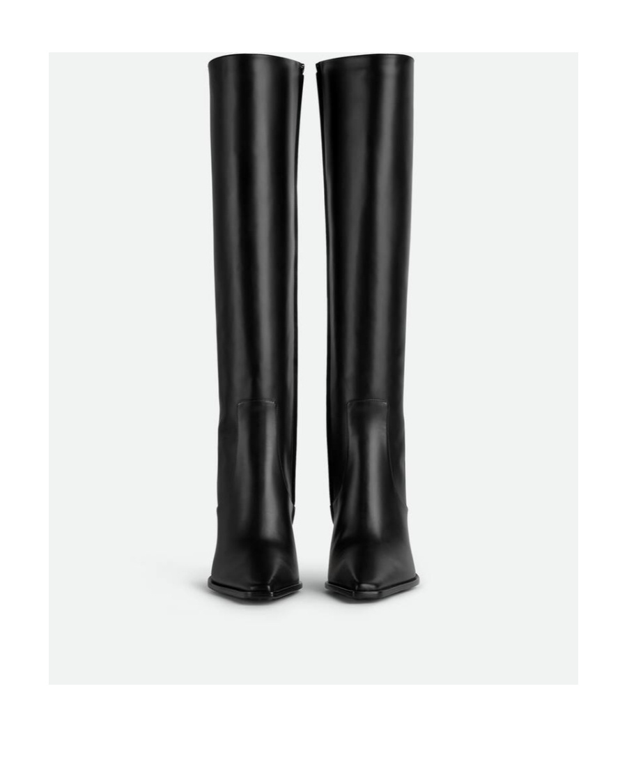 Bottega Veneta Curved Heel Boots In Black