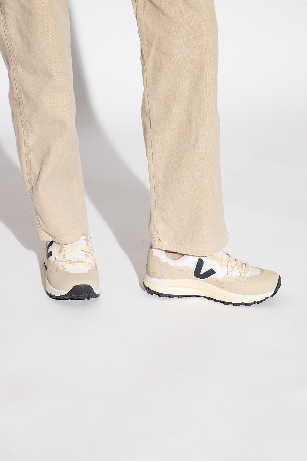Veja Mountain-panelled Low-top Sneakers In Nude