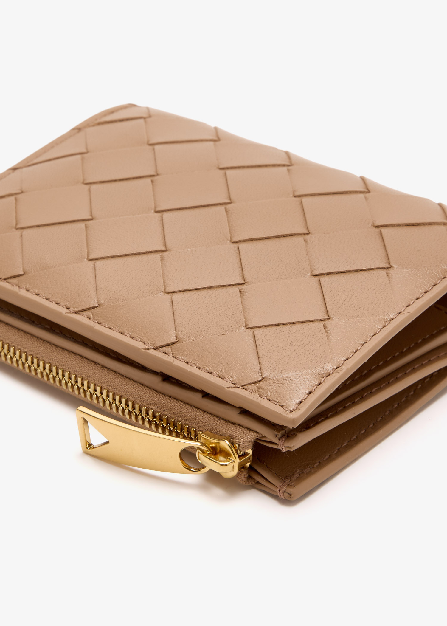 Bottega Veneta Intrecciato Small Bi-fold Wallet In Brown