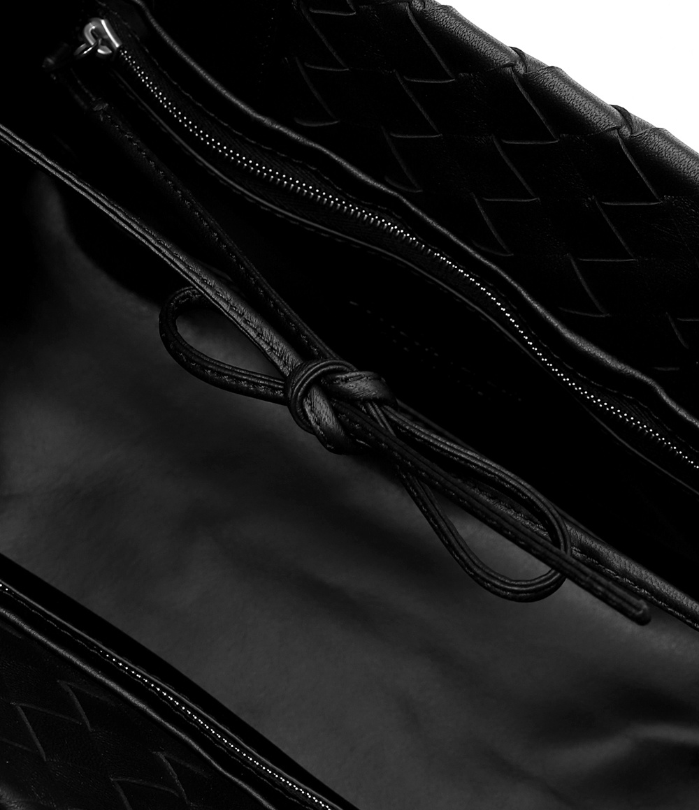 Bottega Veneta Rhombic Woven Handbag In Black