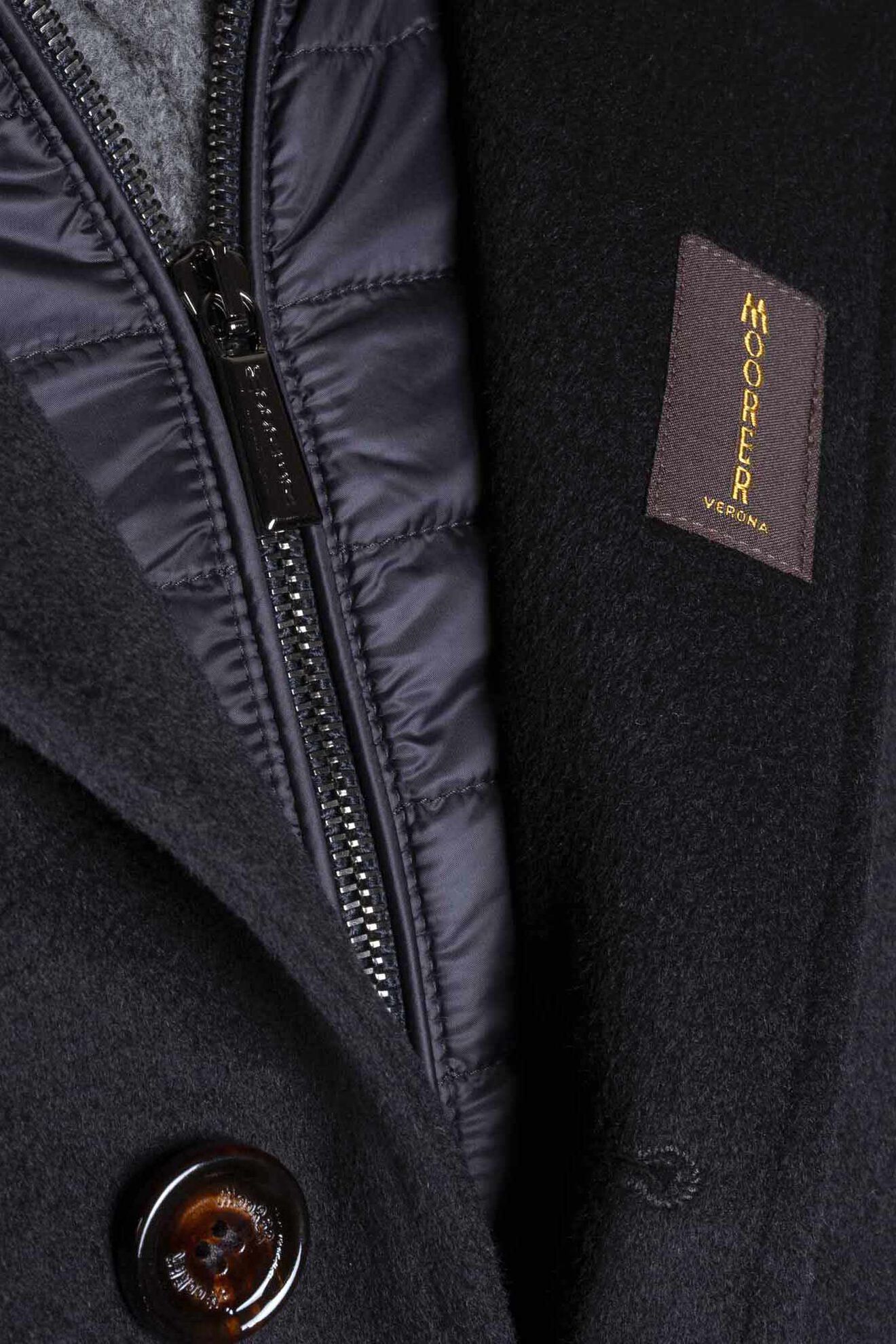 Moorer Layered Single-breasted Wool Coat In Black