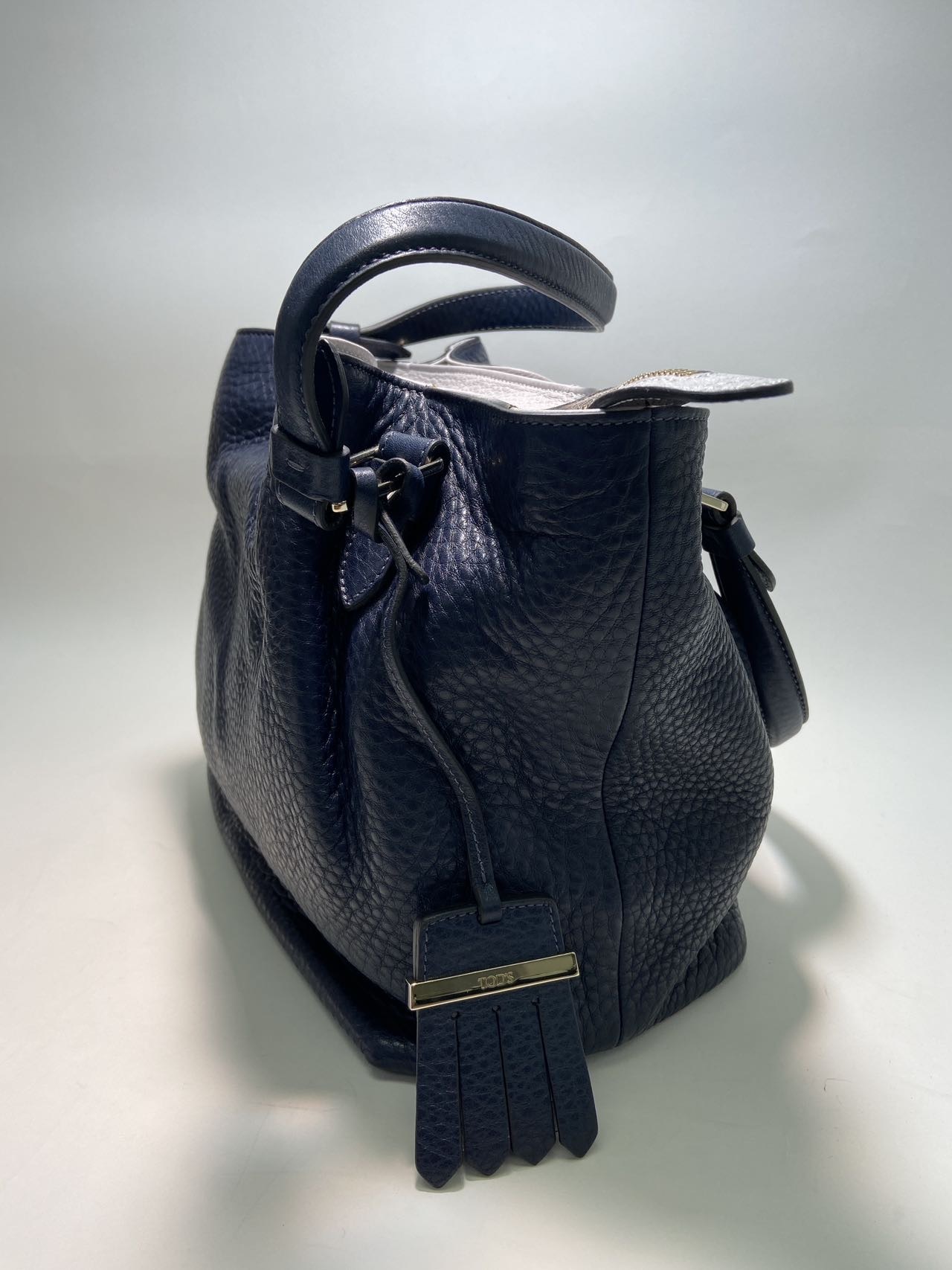 Tod's Zippered Handbag In Blue