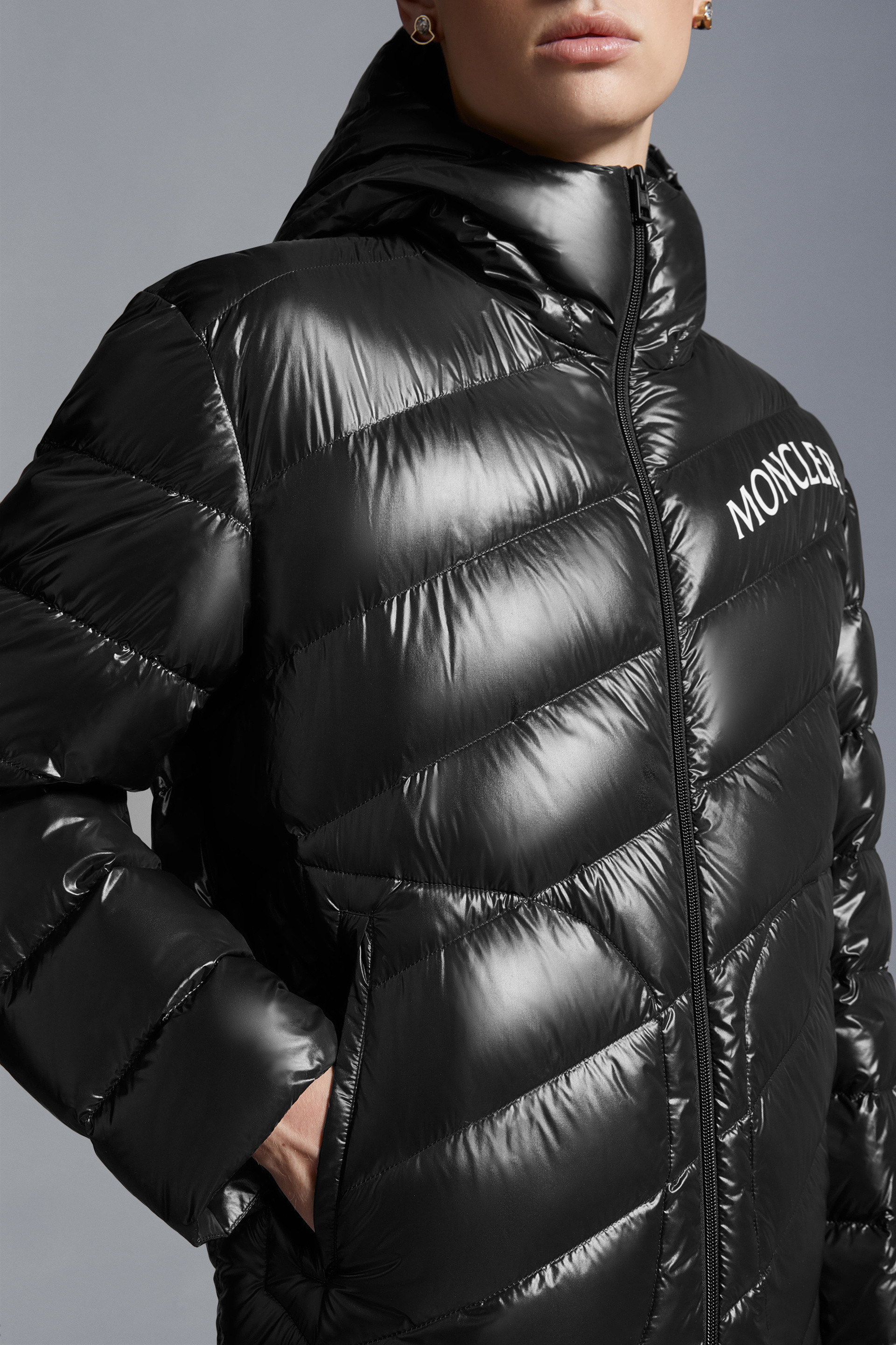 Moncler Shama Logo-print Quilted Puffer Jacket In Black