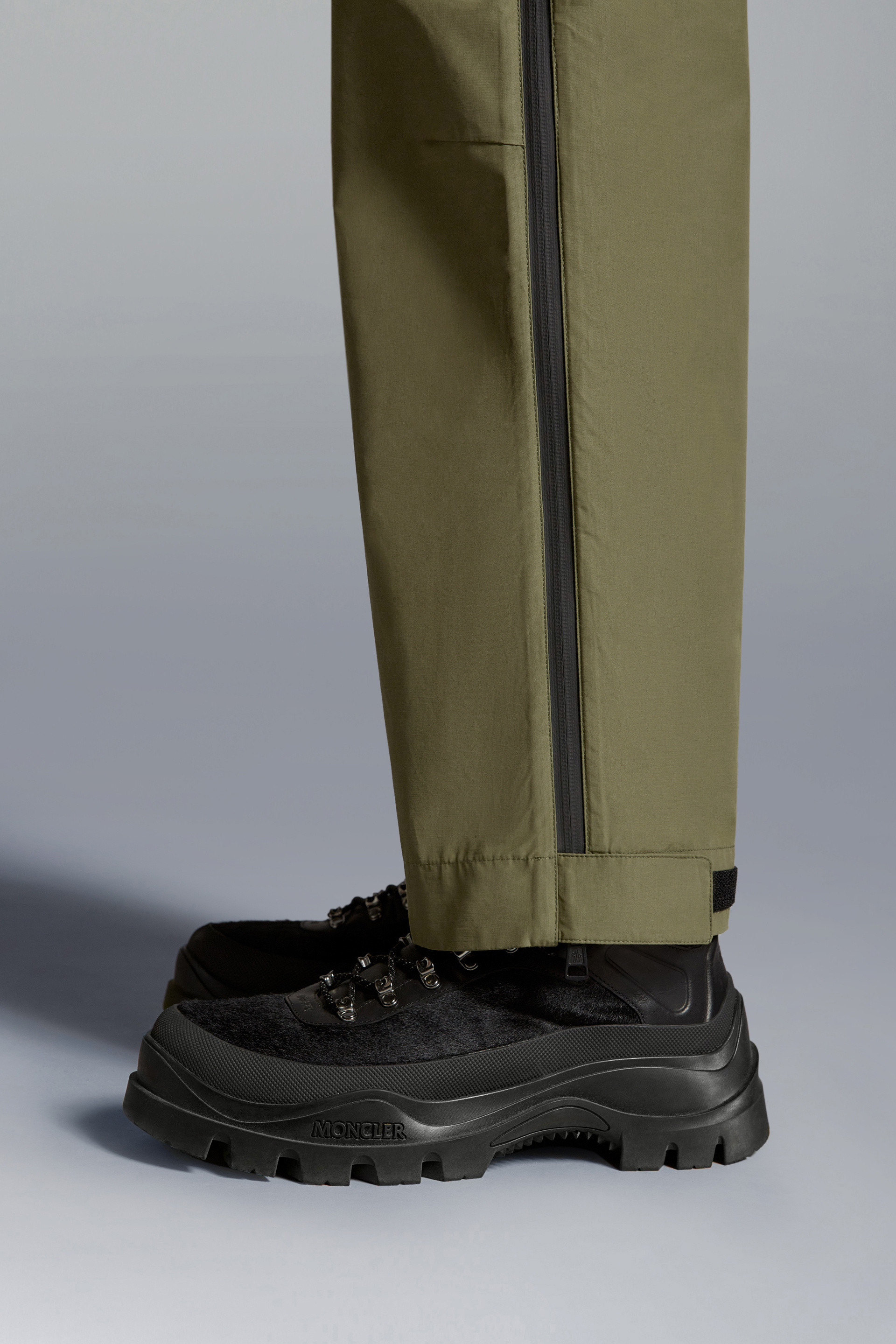Moncler X Pharrell Williams Panelled Cargo Pants In Green