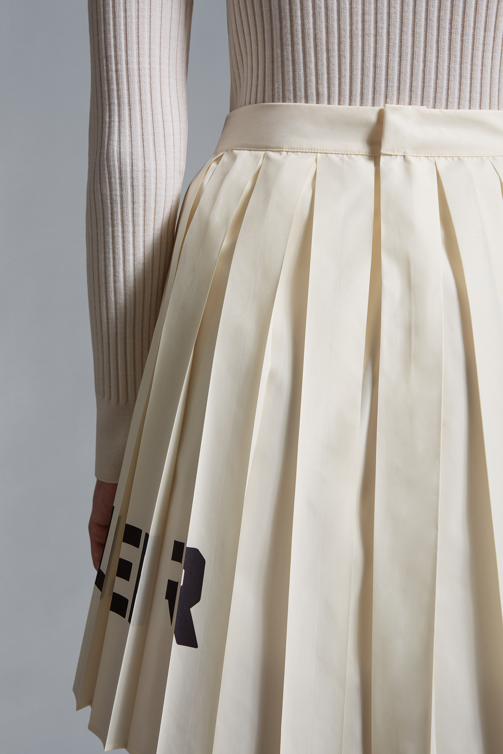 Moncler Pleated Taffeta Skirt In White