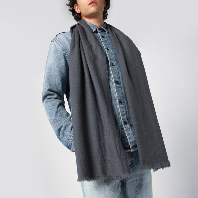 Destin Surl Fringed Scarf In Gray