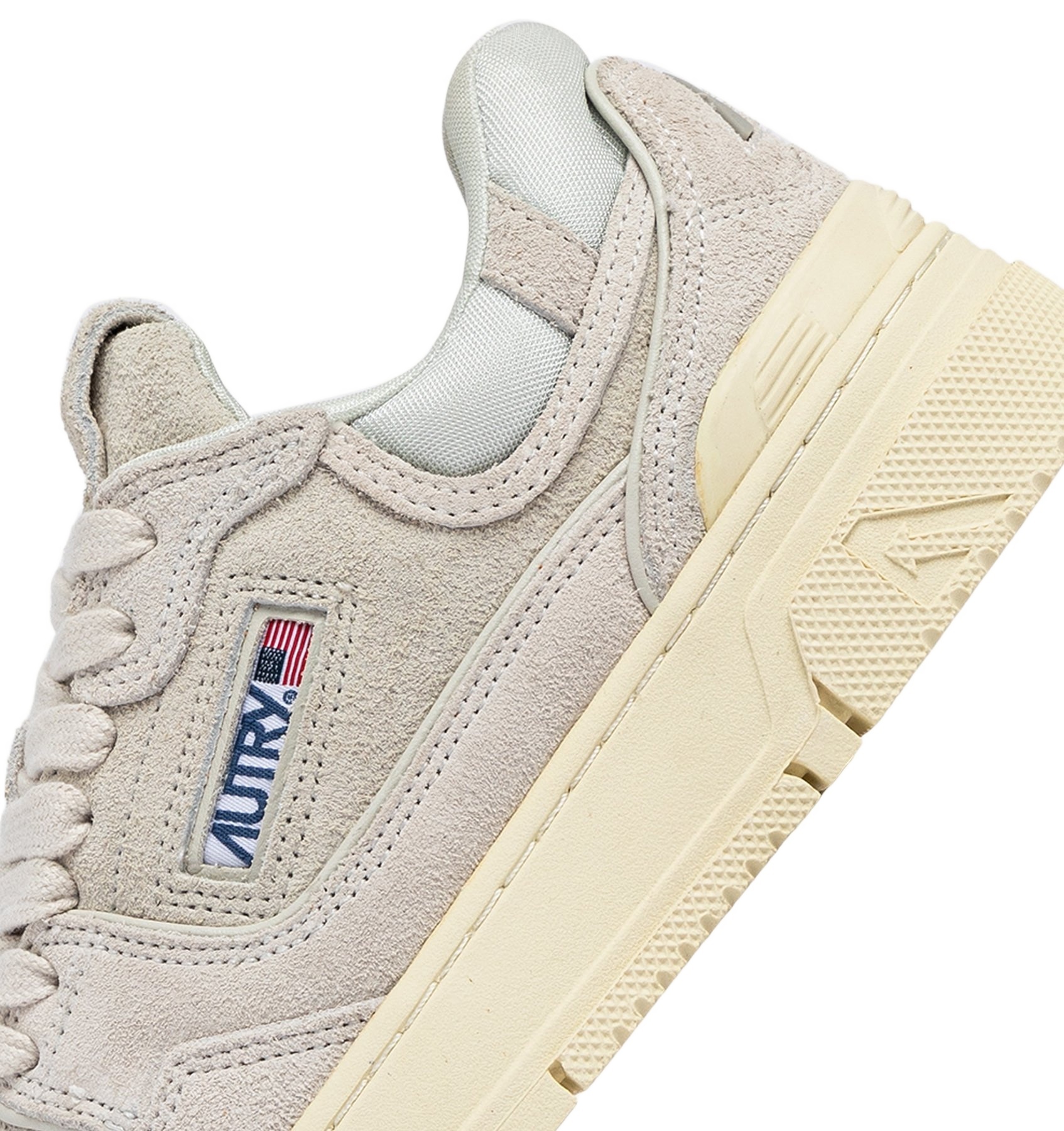 Autry Clc Low Sneakers In Nude