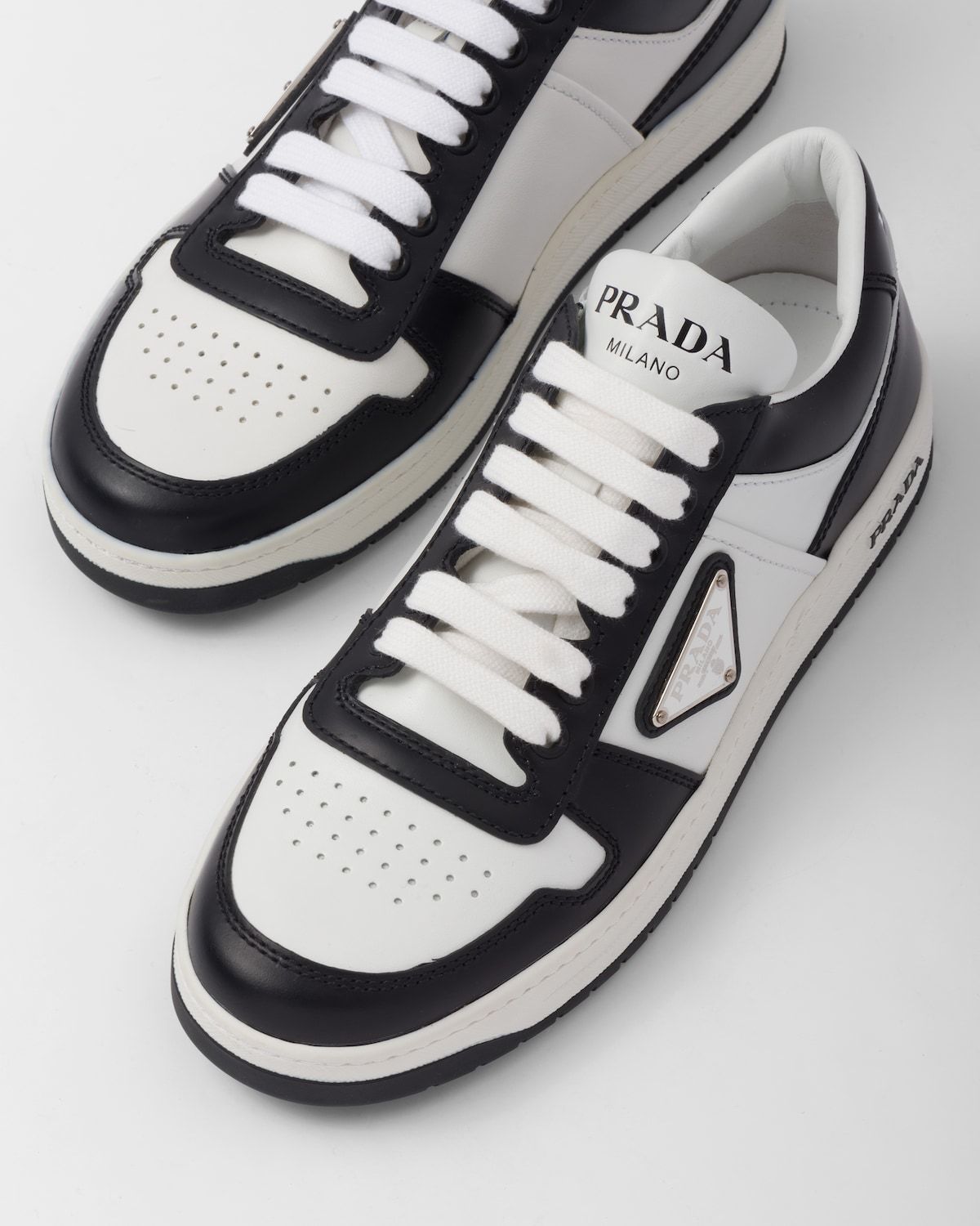 Prada Downtown Sneaker Aus Perforiertem Leder In White