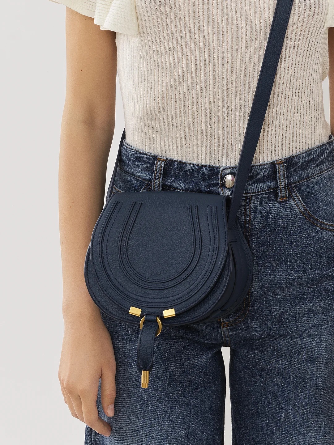 Chloé Marcie Small Leather Shoulder Bag With Logo Engraving In Blue