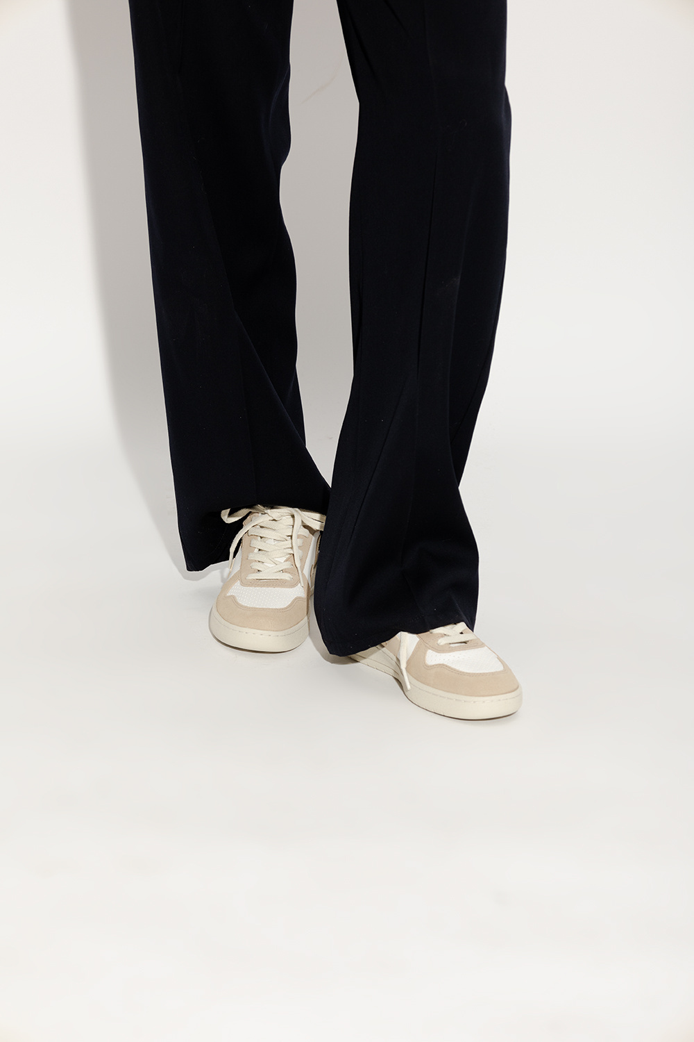 Veja V10 Chromefree Low-top Sneakers In White