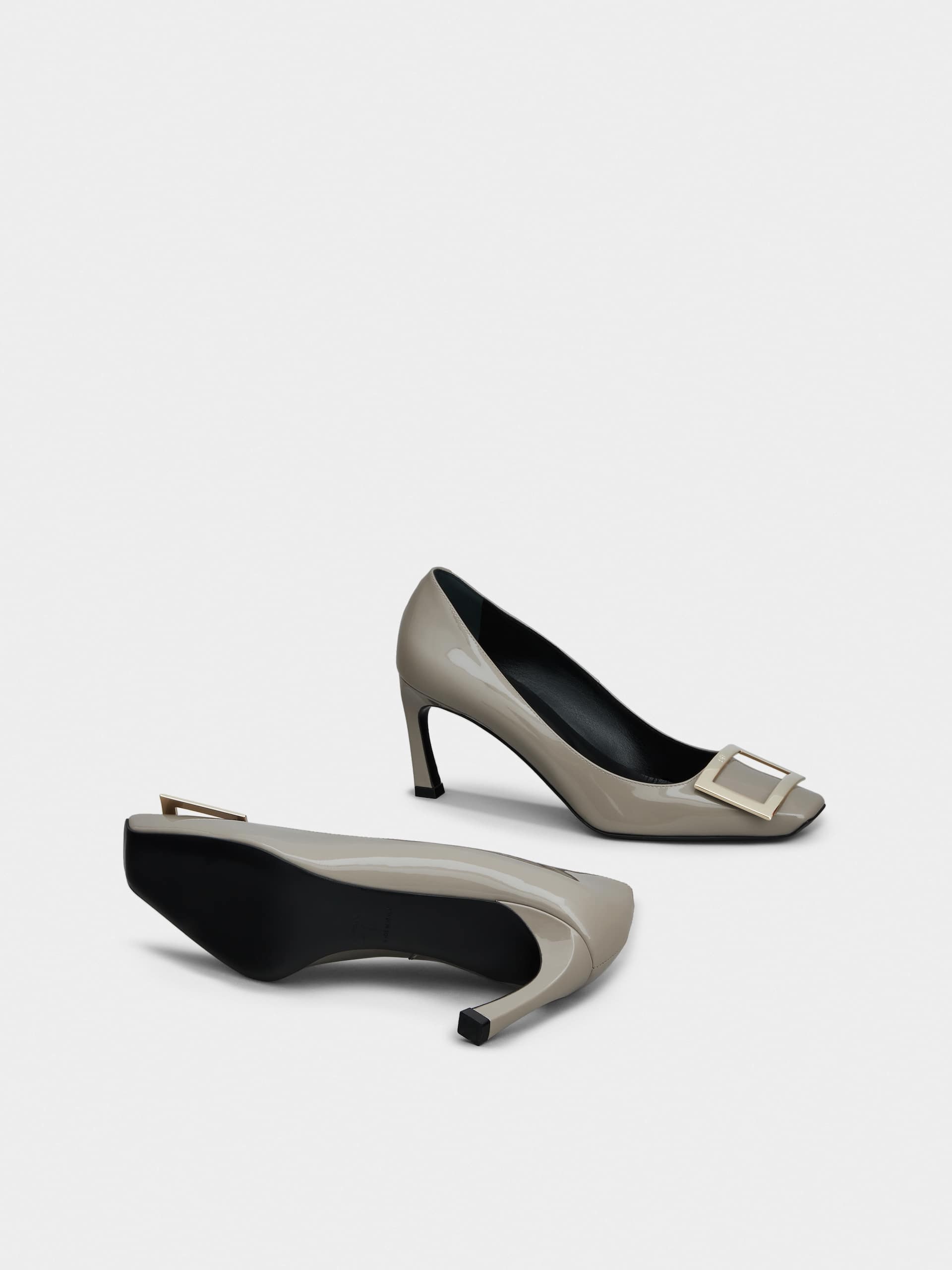 Roger Vivier Trompette 70 Metal Buckle Pumps In Patent Leather In Gray