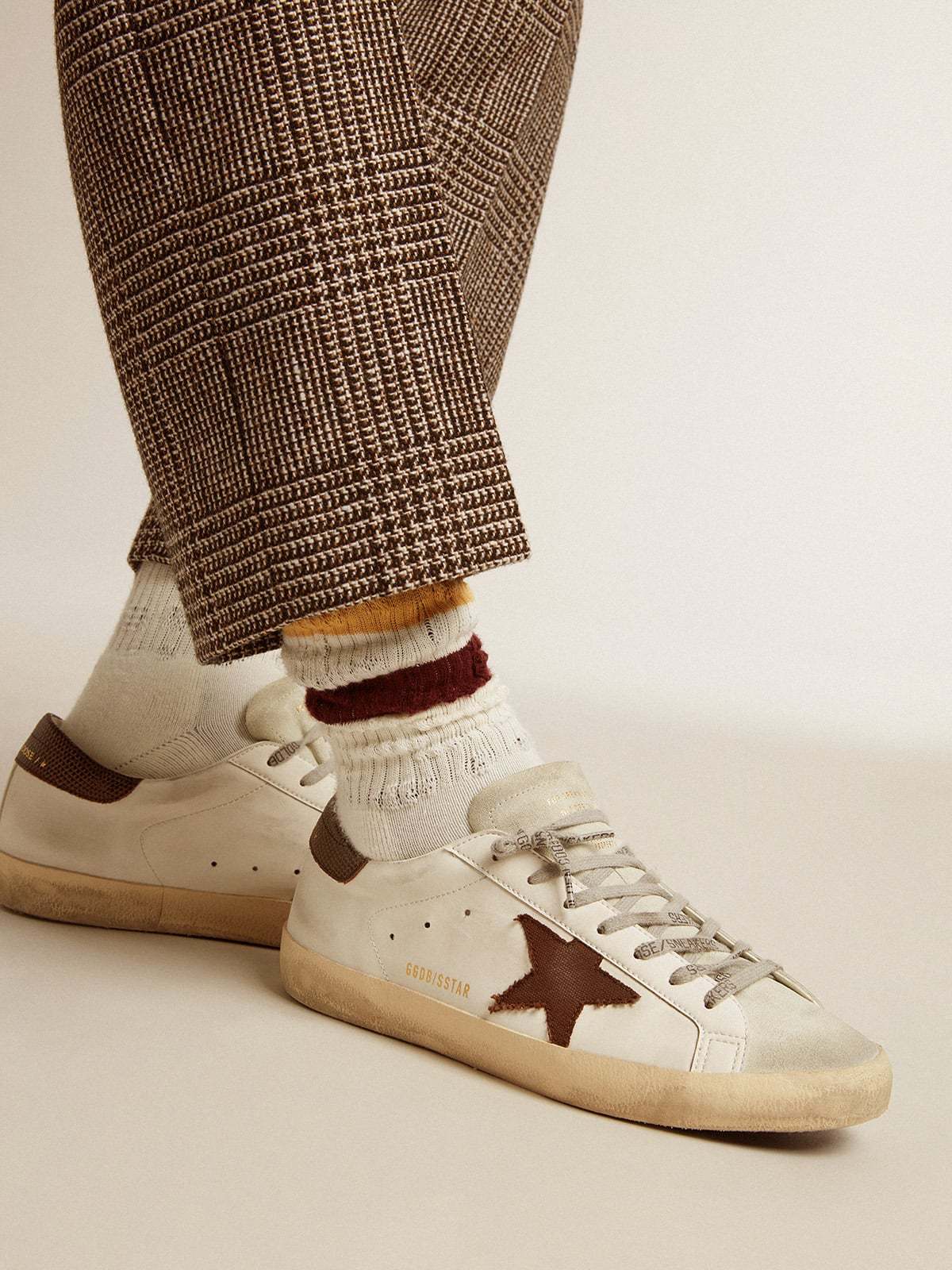 GOLDEN GOOSE TWO-STRIPES DISTRESSED SOCKS 