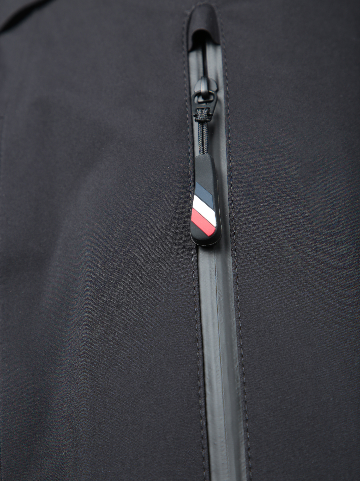 Moncler Elastic Waist Casual Pants In Black
