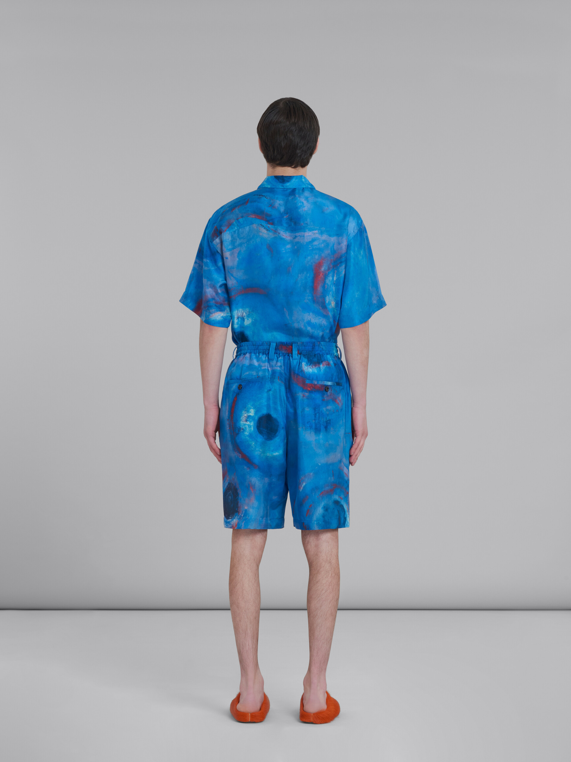Marni Shorts Aus Seide Mit Malerei-print In Blue
