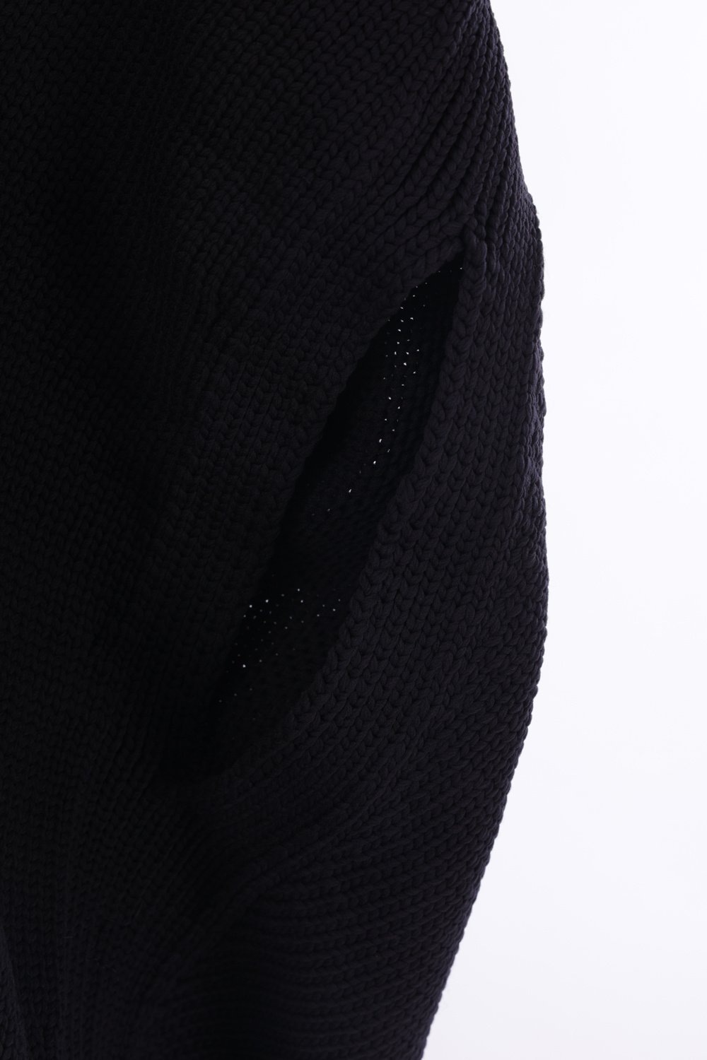 COMME DES GARÇONS V-NECK SWEATER 