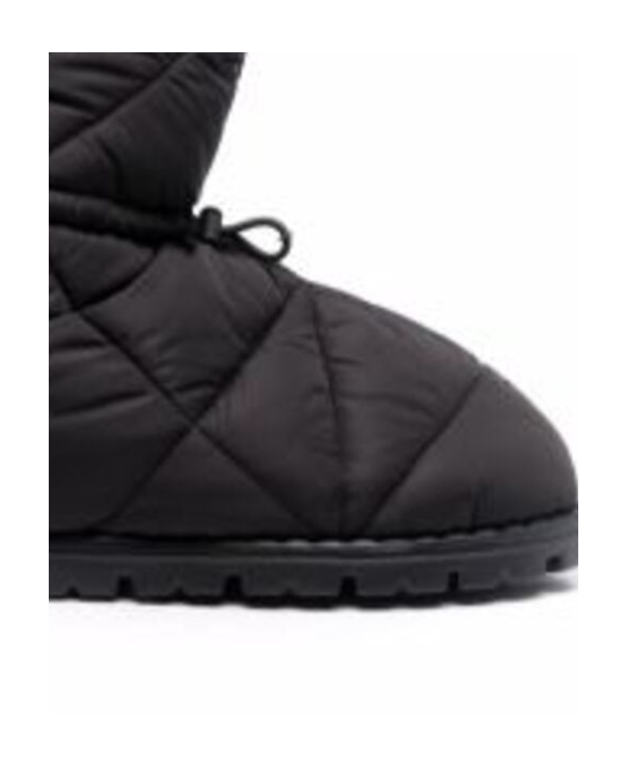 Prada Triangle-quilted Logo-patch Snow Boots In Black