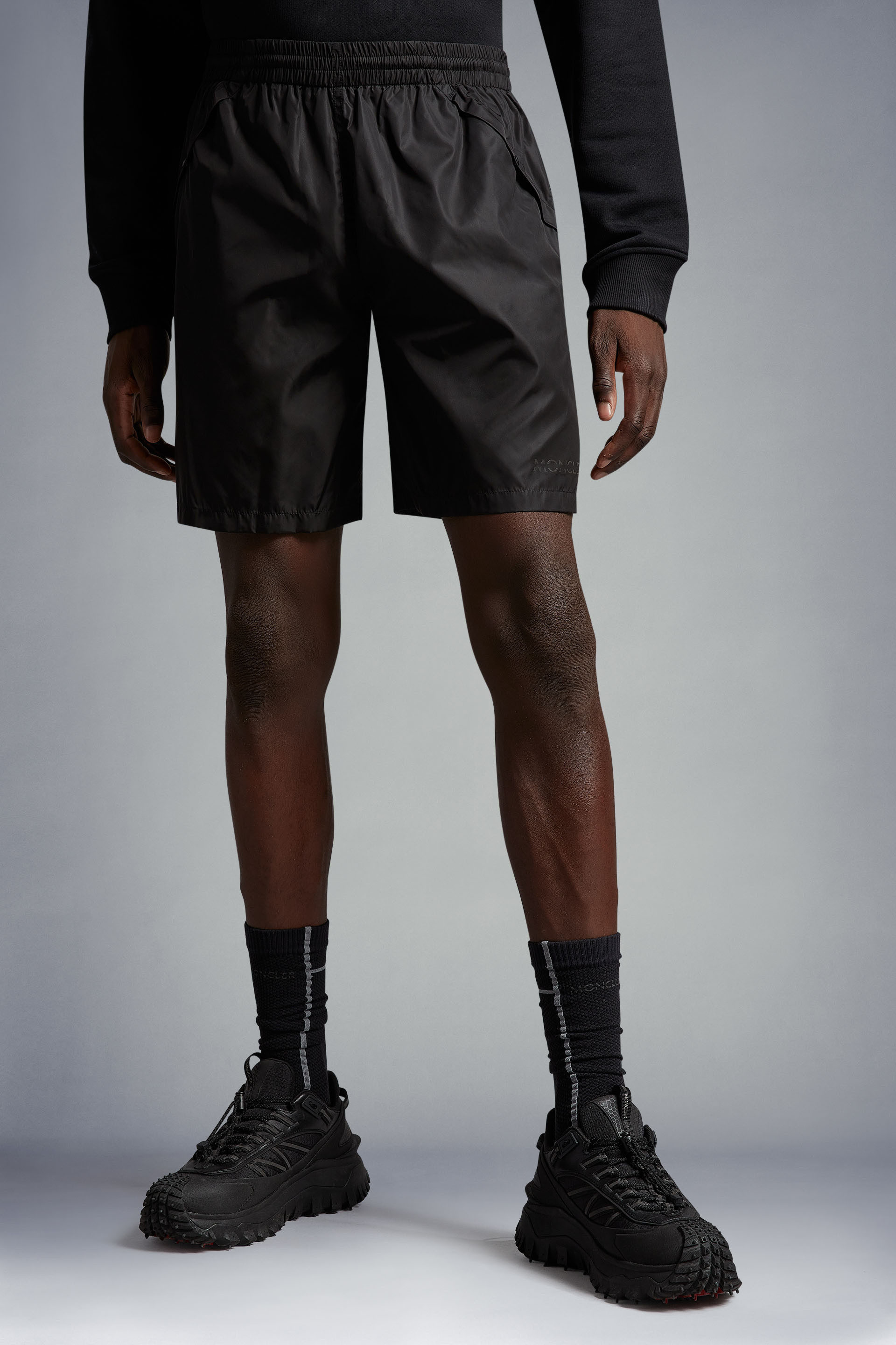 Moncler Logo Patch Wim Shorts In Black