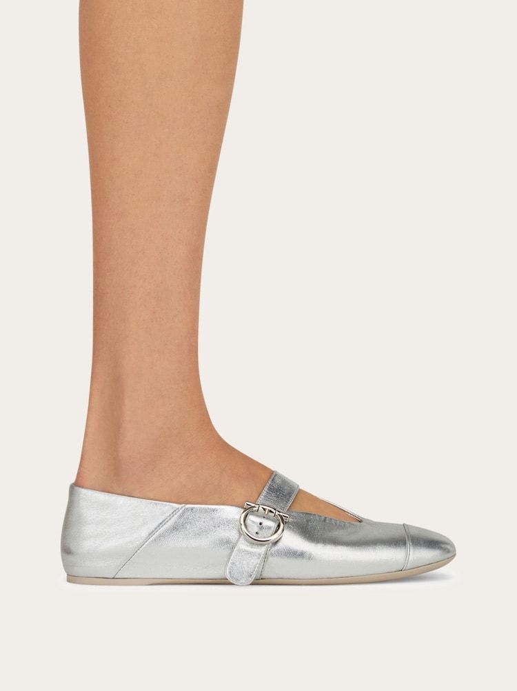 Ferragamo Gancini Ballet Flat In Silver