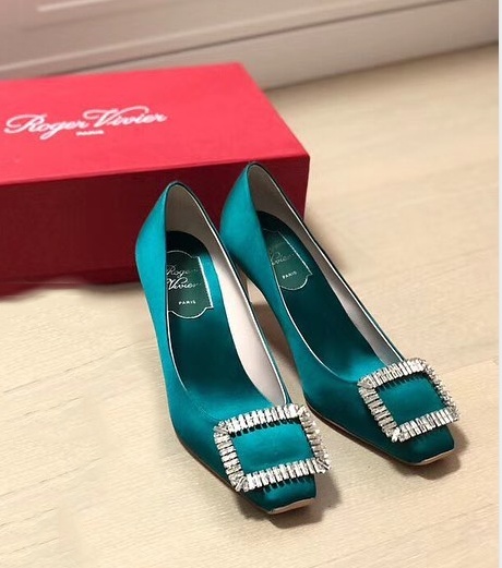 ROGER VIVIER TROMPETTE CRYSTAL DIAMOND-BUTTON HEELS