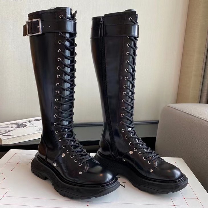 Alexander Mcqueen Tread Lace-up Leather Boots In Black