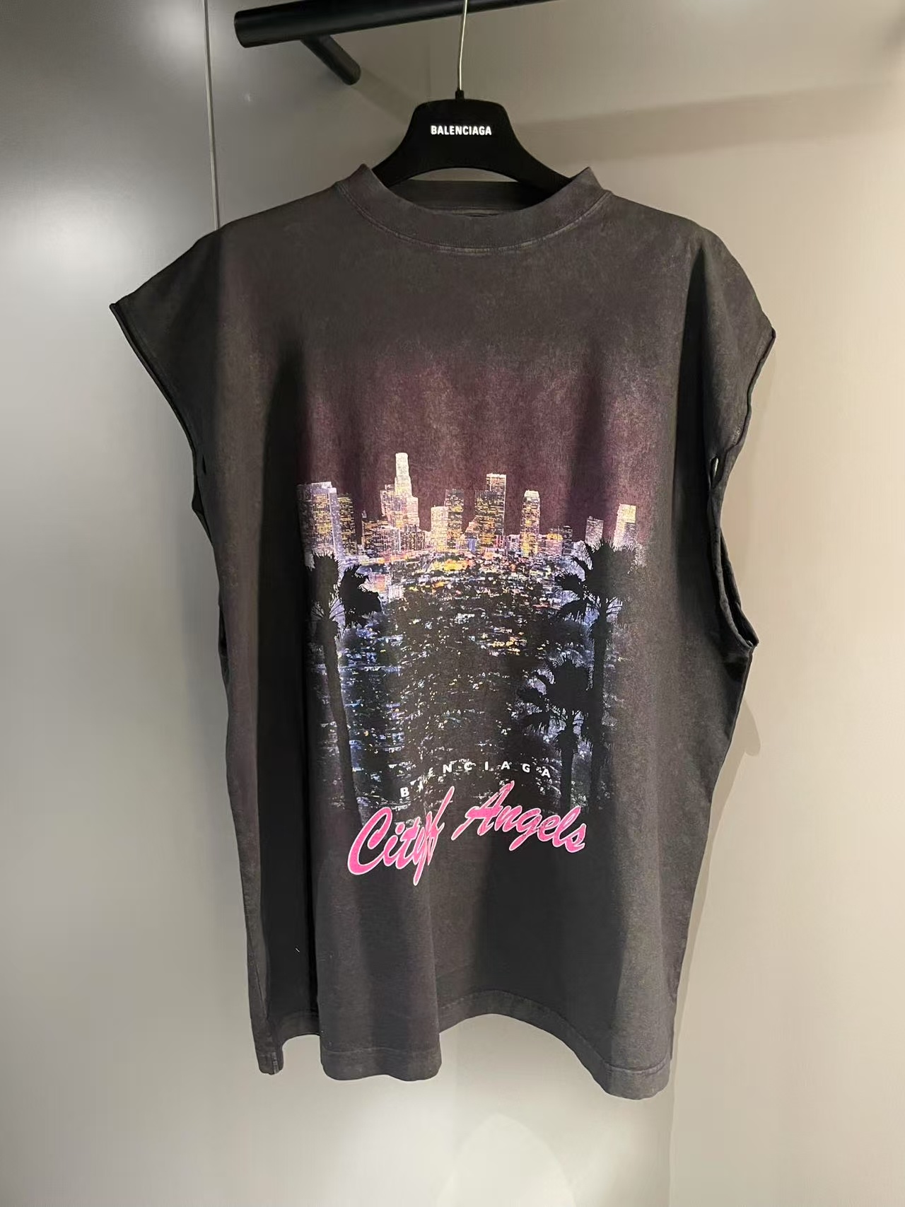 【関税&送料込】Balenciaga City Of Angtels T-Shirt Women's City Of Angels Shrunk T-shirt in Black Faded