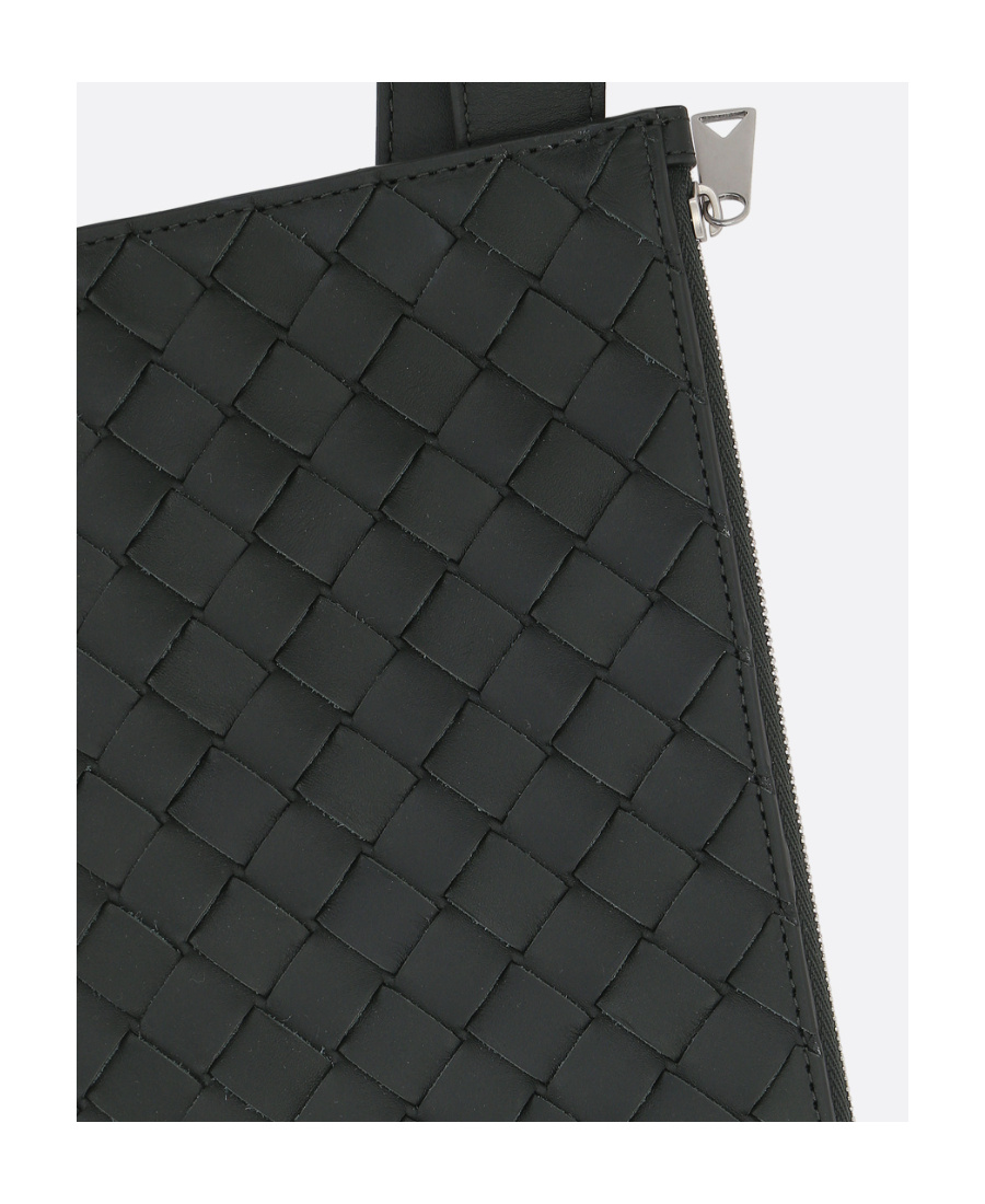 Bottega Veneta Zippered Shoulder Bag In Black