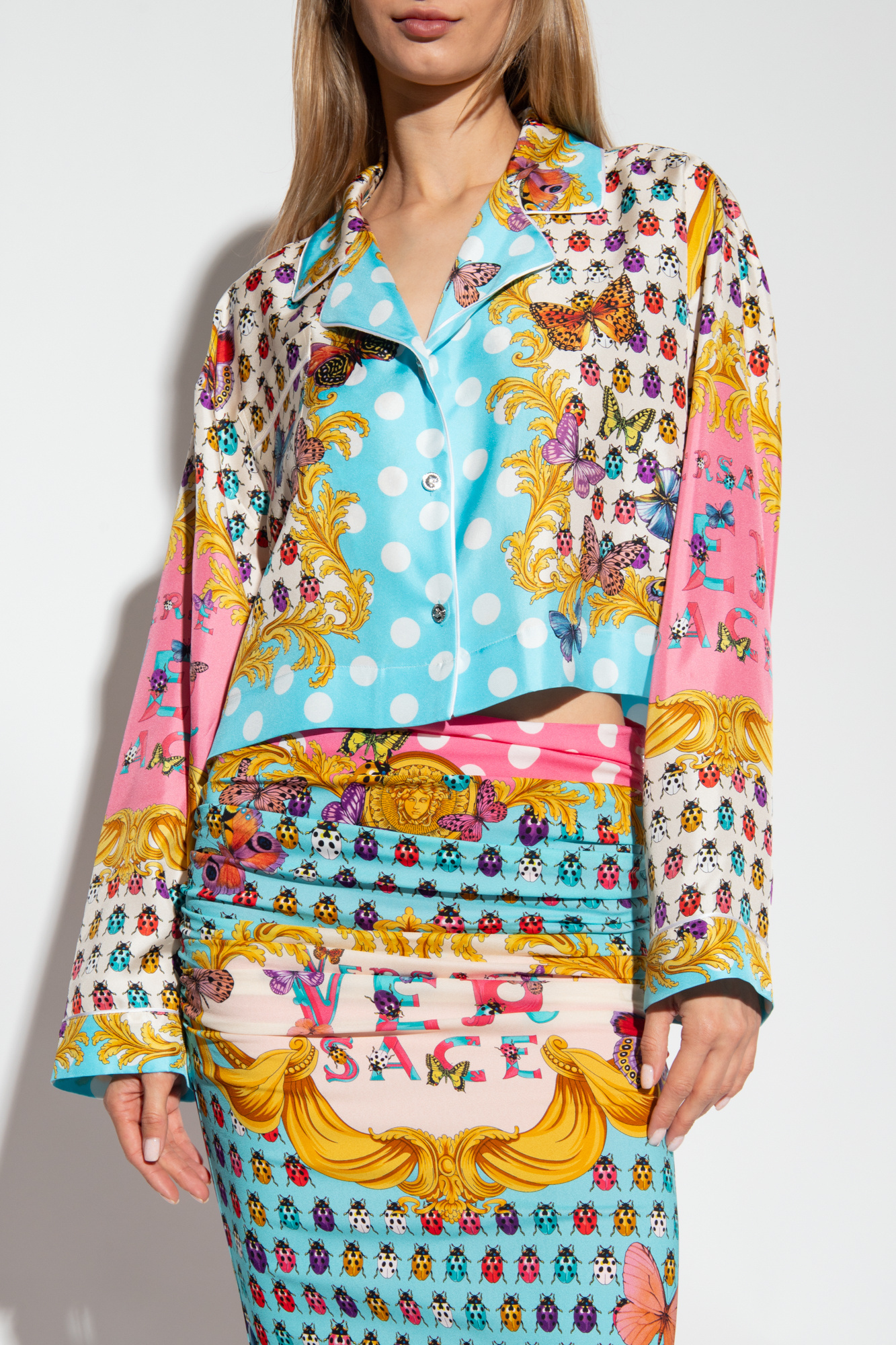 Versace La Vacanza Cialda Baroque Holiday Butterflies-print Twill Crop Pajama Shirt In Multicolor