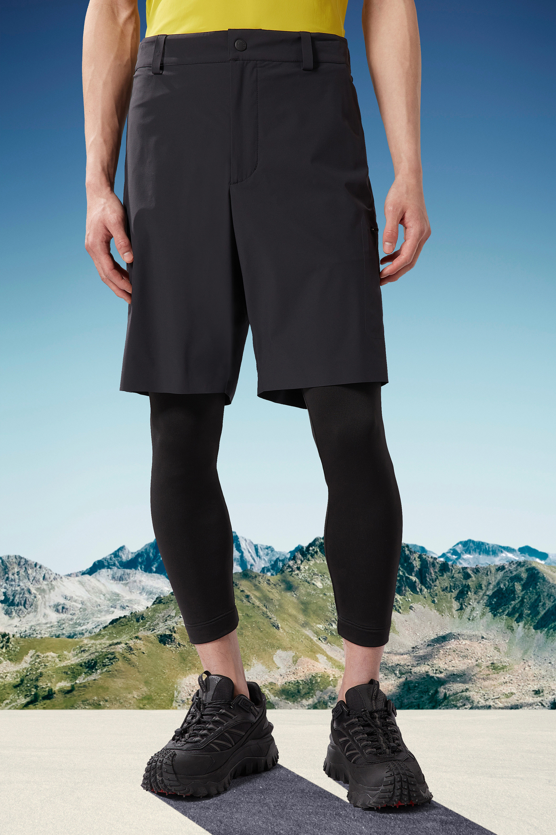 Moncler Logo-print Wide Shorts In Black