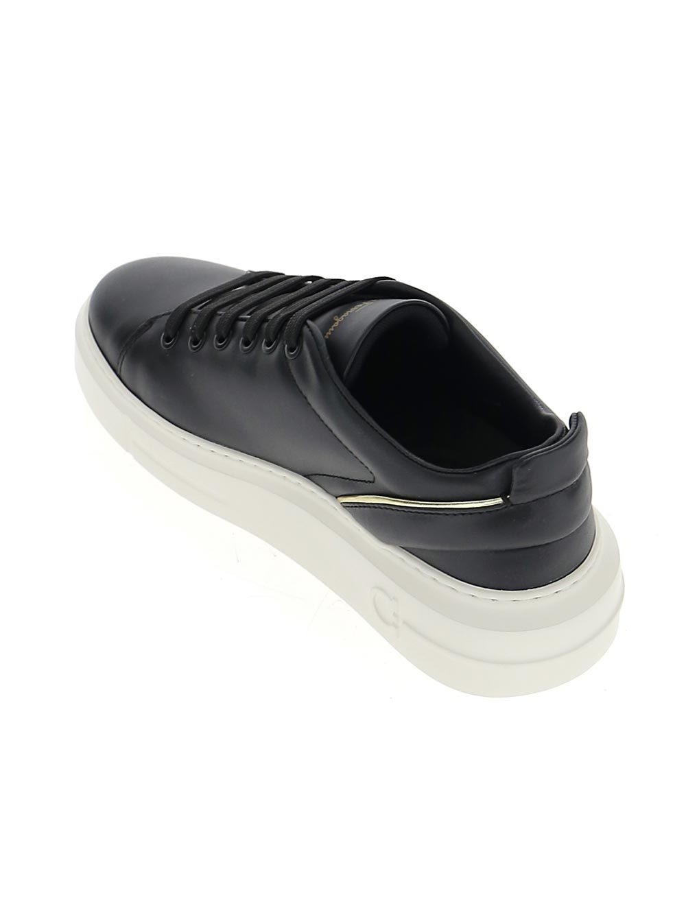 Ferragamo Logo Casual Sports Shoes In Black
