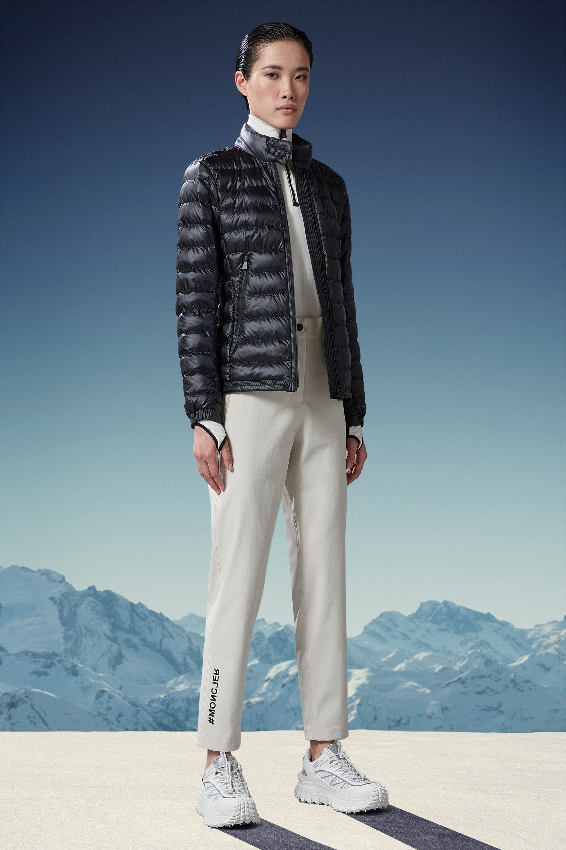 Moncler Logo-patch Padded-design Jacket In Black