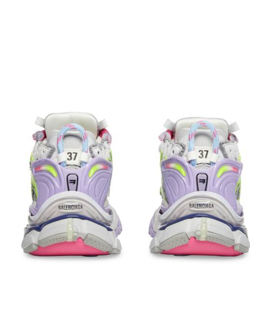 Shop Balenciaga Sneakers Runner Da Donna In Grigio In White