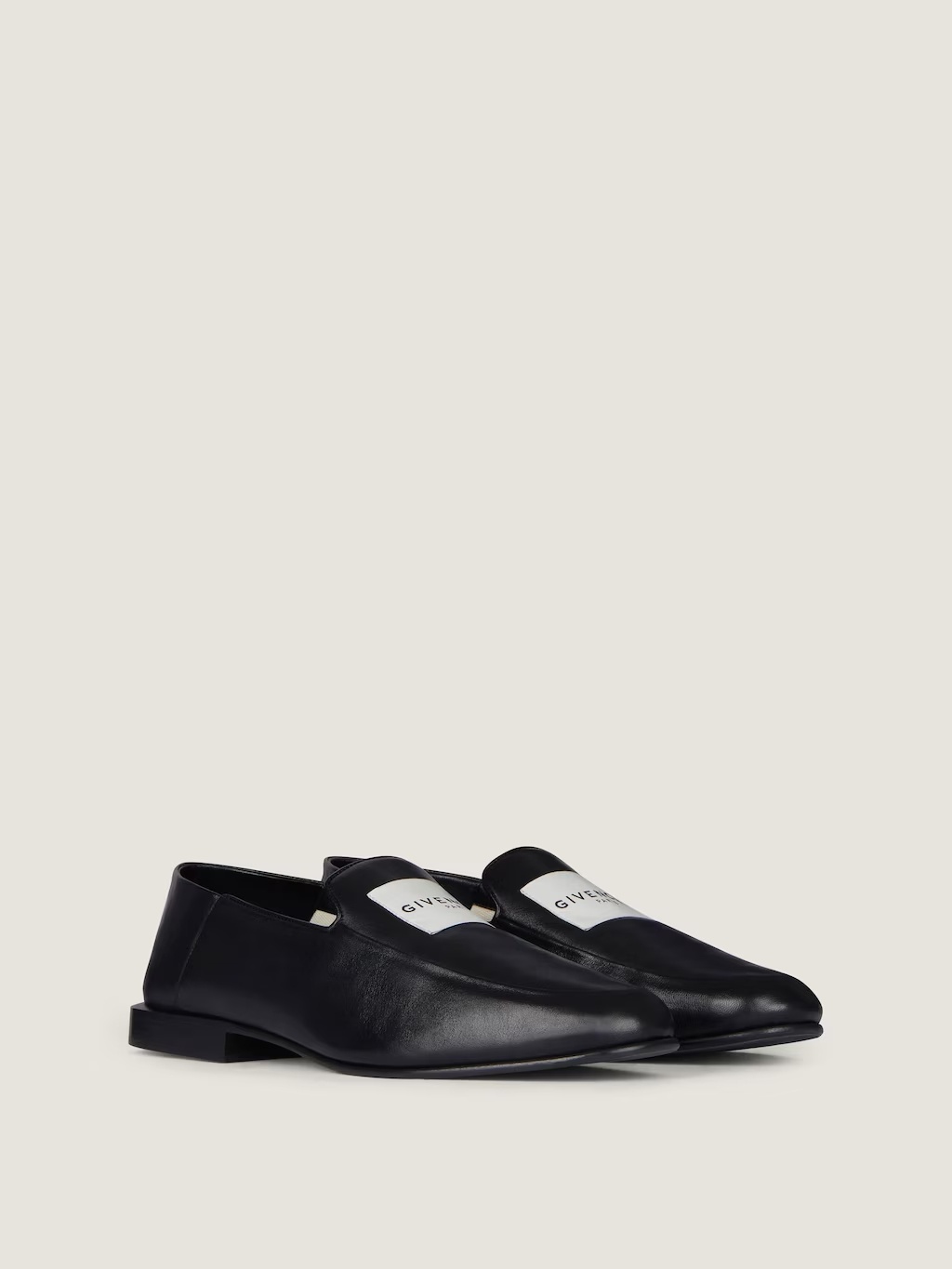 Givenchy Label Loafers In Shiny Leather In Black