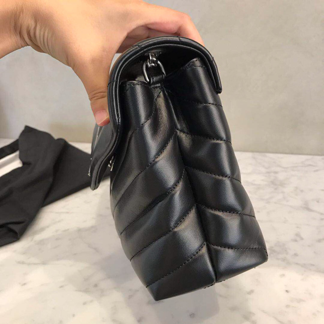 SAINT LAURENT SMALL LOULOU SHOULDER BAG