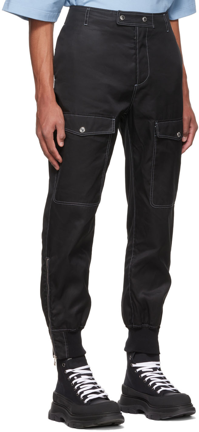 Alexander Mcqueen Tapered-leg Cargo Trousers In Black