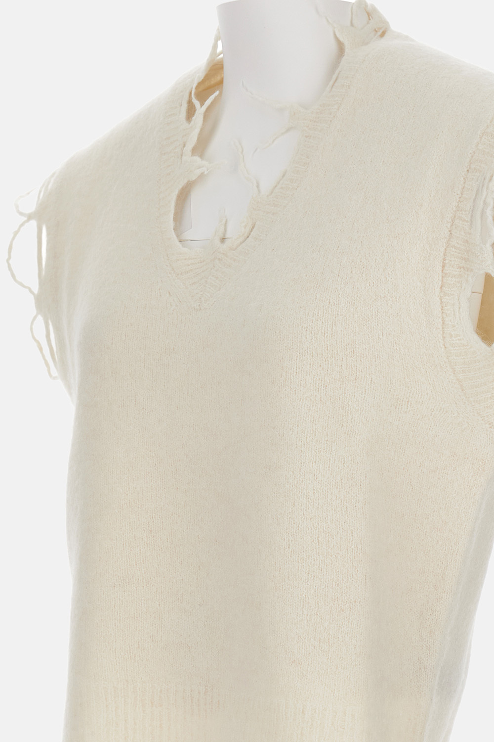 Haikure Sleeveless Knitted Top In Neutral