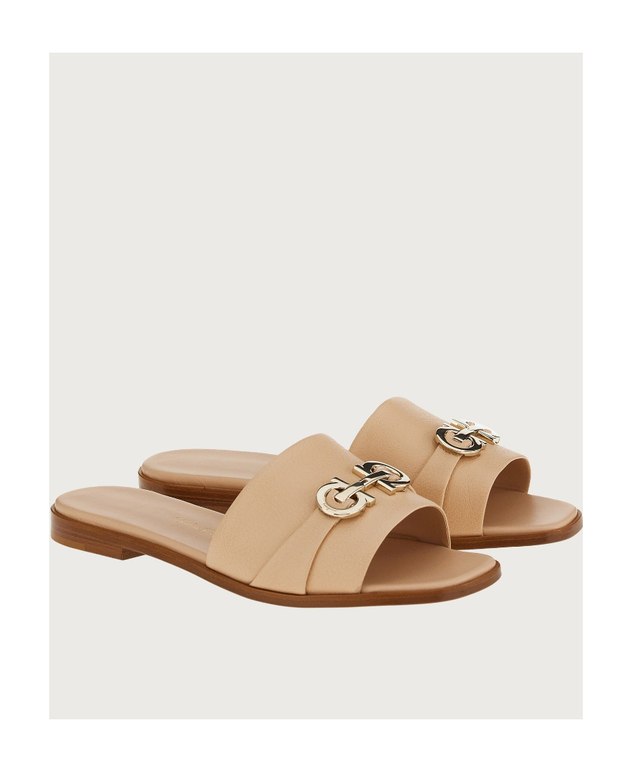 Ferragamo Logo Flip-flops In Nude