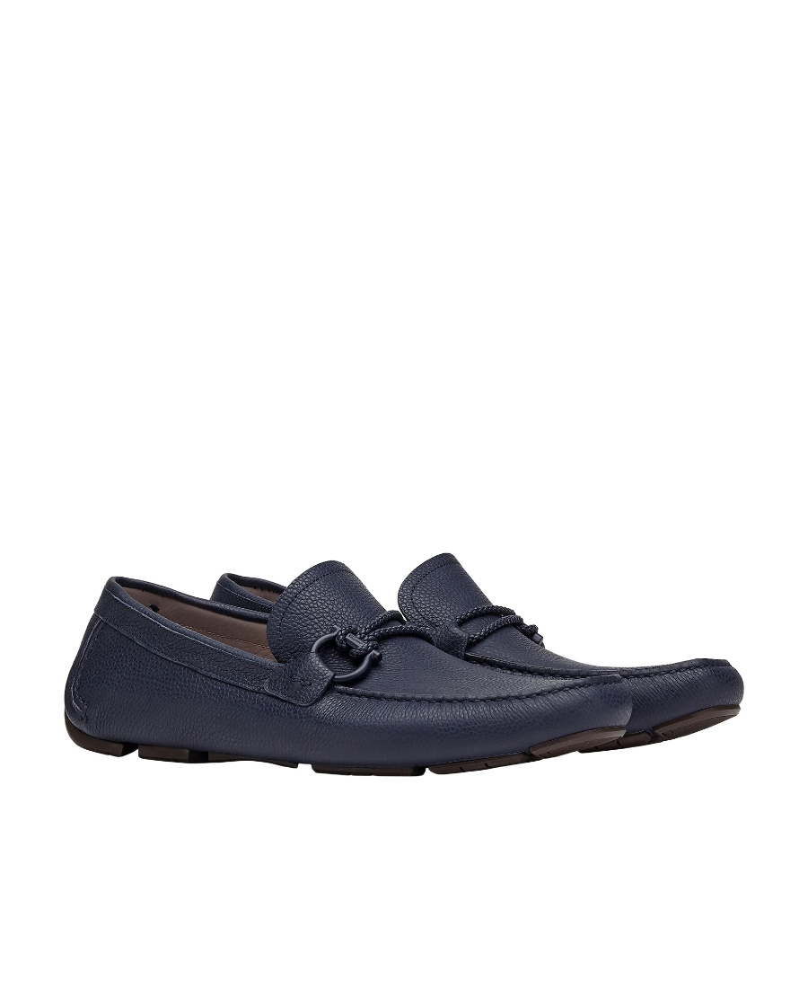 Ferragamo Gancini Moccasin Driver Shoes In Black