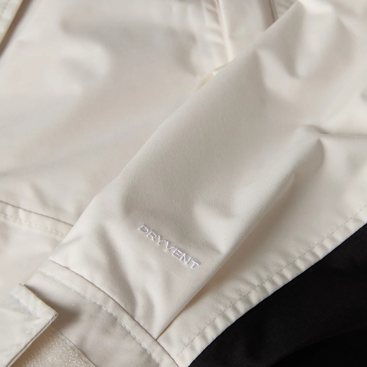 The North Face Dryvent Mono Mountain Jacket In White