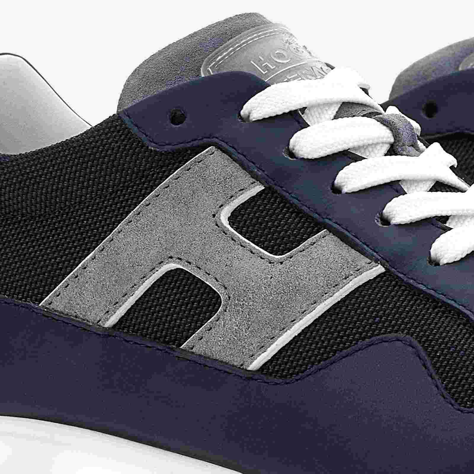 Hogan Sneakers In Black