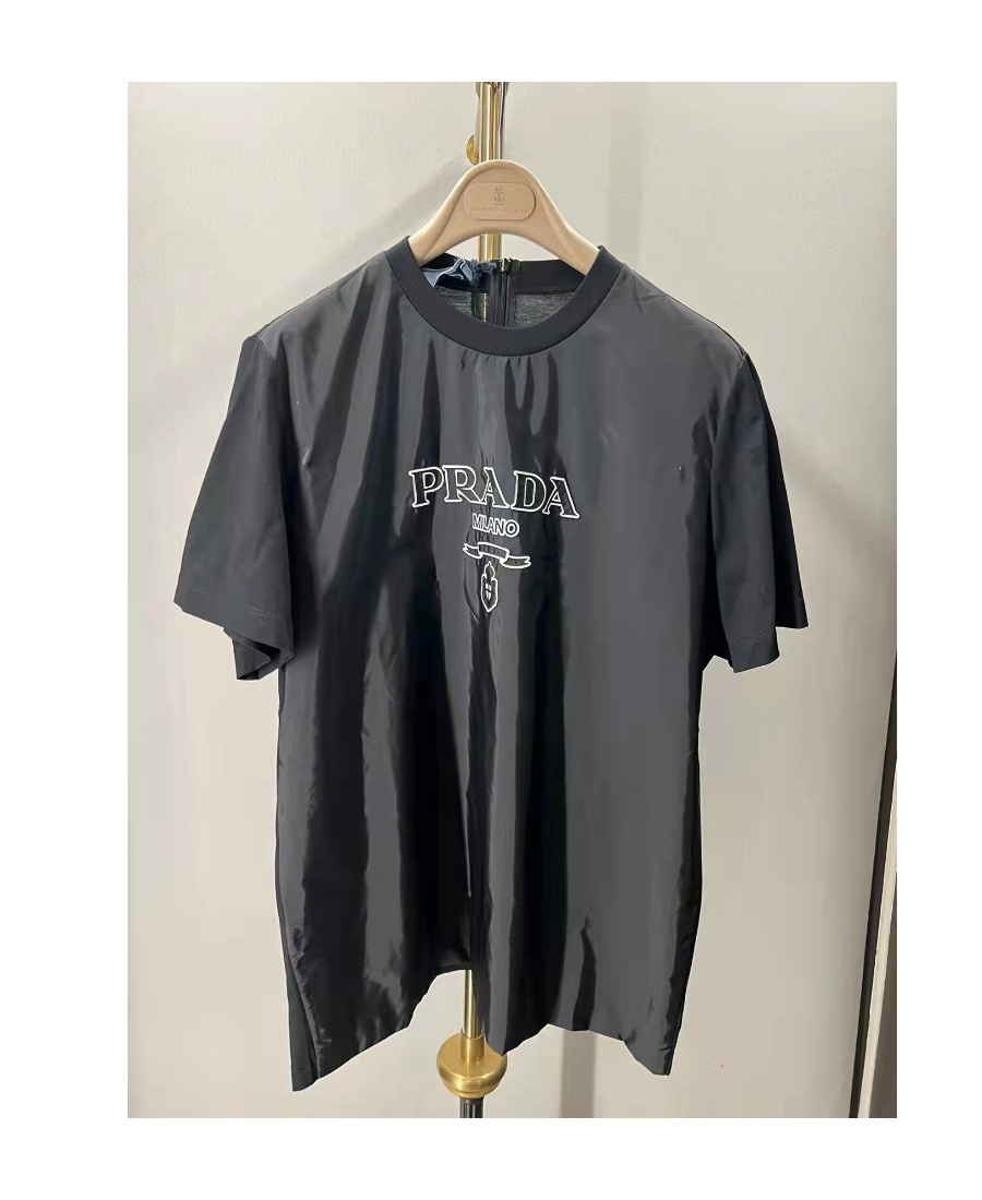 Prada Logo Short-sleeved T-shirt In Black