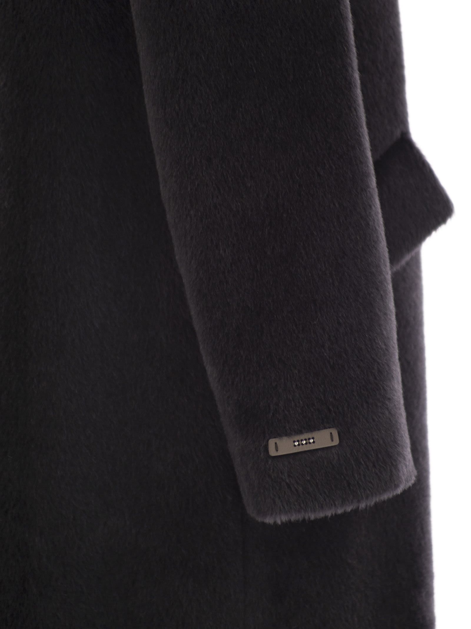 Peserico Long-haired Coat In Alpaca And Wool In Black