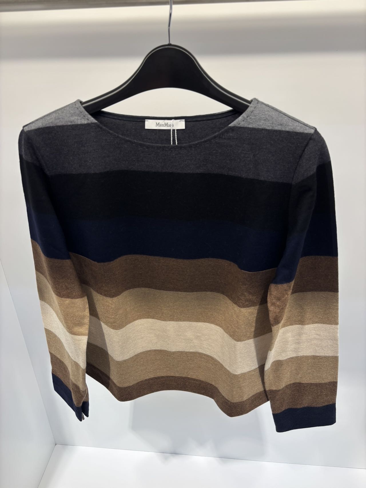 Max Mara Long-sleeved Sweater In Black