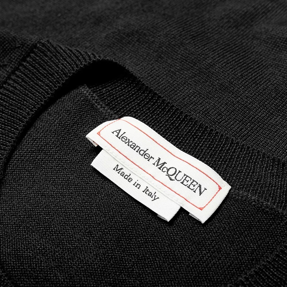Alexander Mcqueen Skull Patch Knitted Jumper In Black