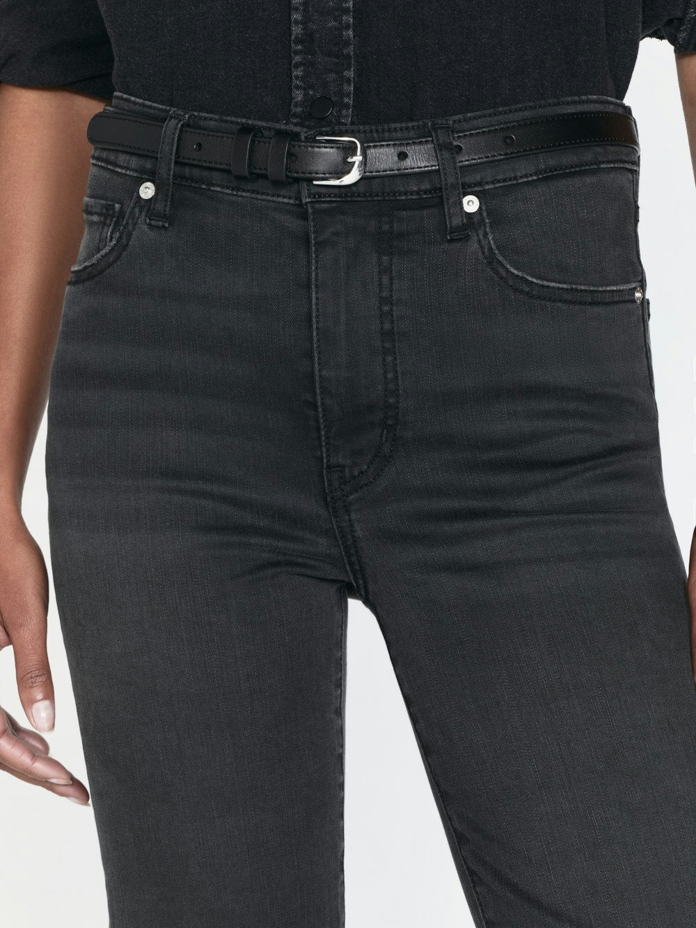 Frame Le Sleek Straight In Kerry In Black
