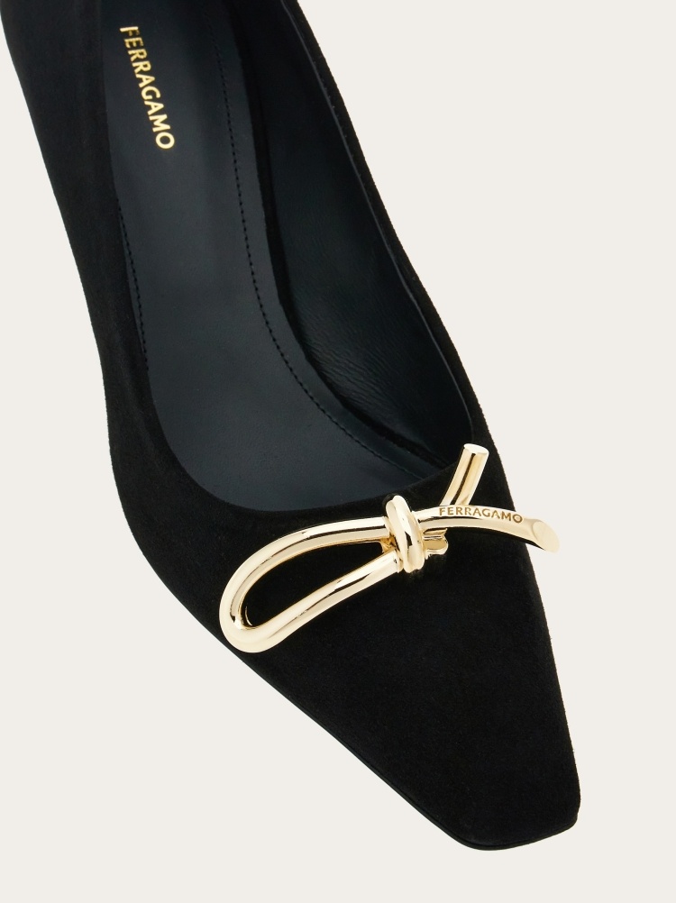 Ferragamo With Heel In Black