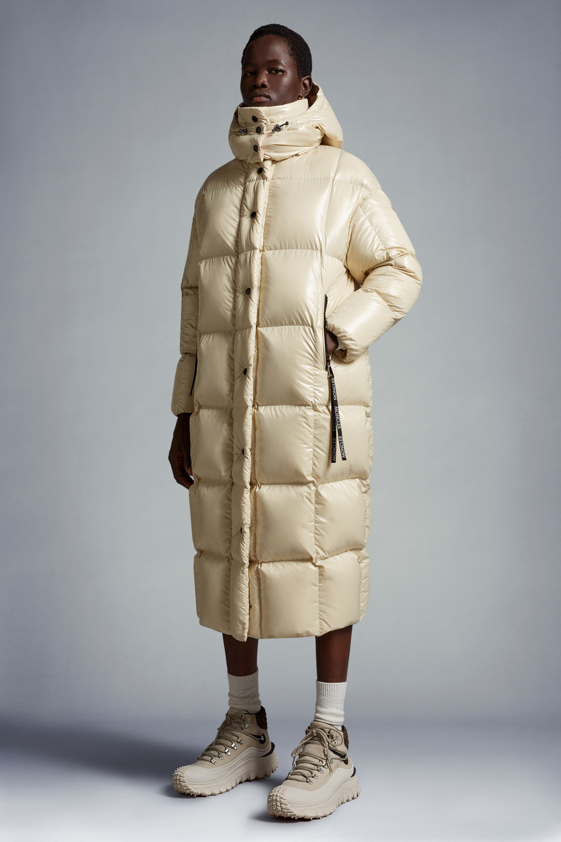 Moncler Long-sleeved Hooded Down Jacket In Nude