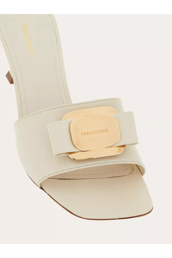 Ferragamo Mules Mid Heel Bow Detailing In Nude