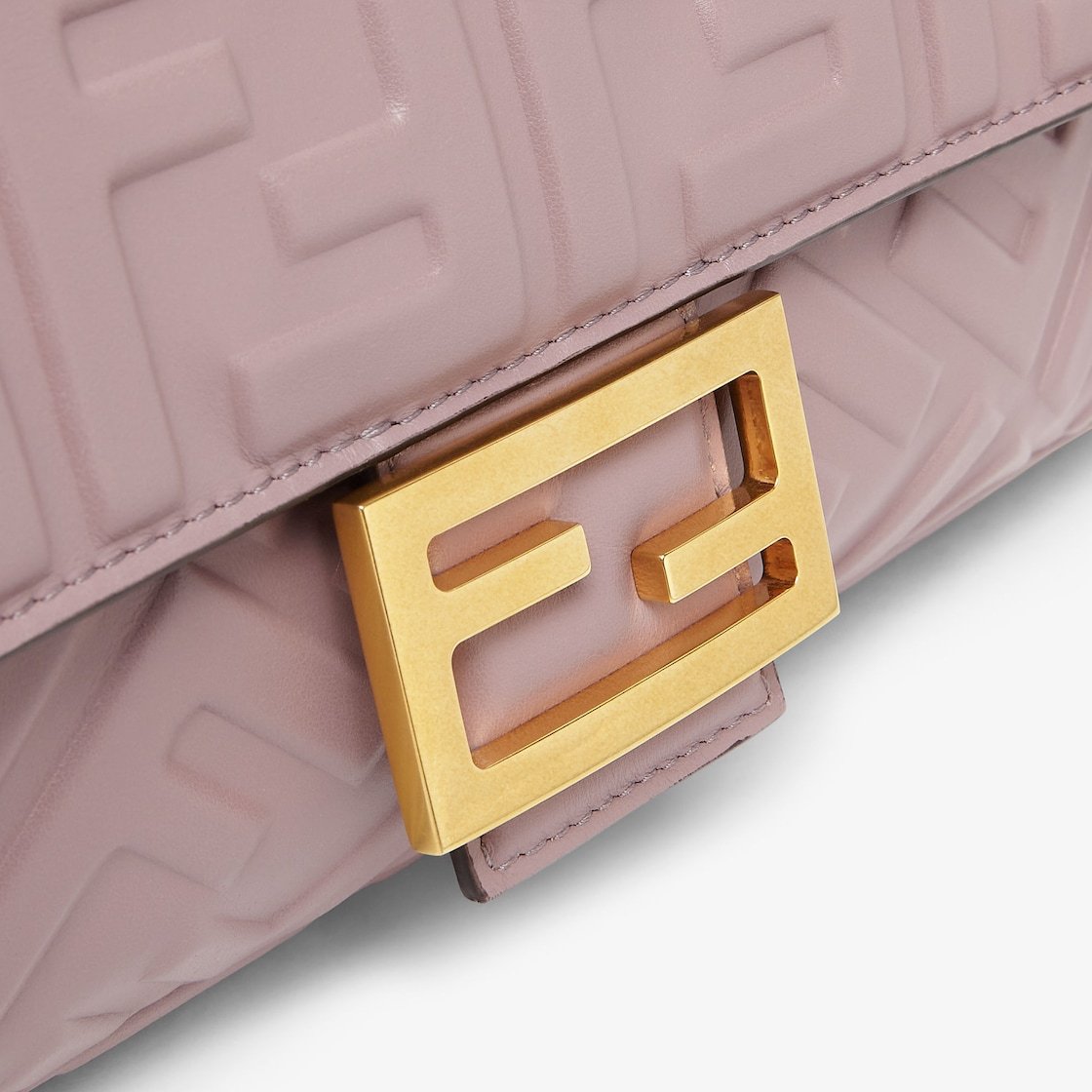 Fendi Chic Baguette Handbag In Nude