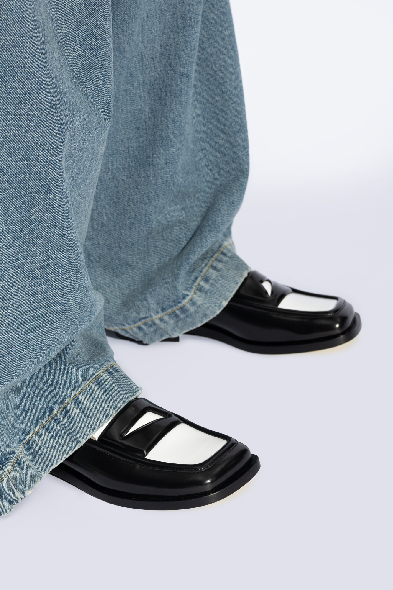 Attico Amanda Logo-debossed Two-tone Leather Loafers In Black