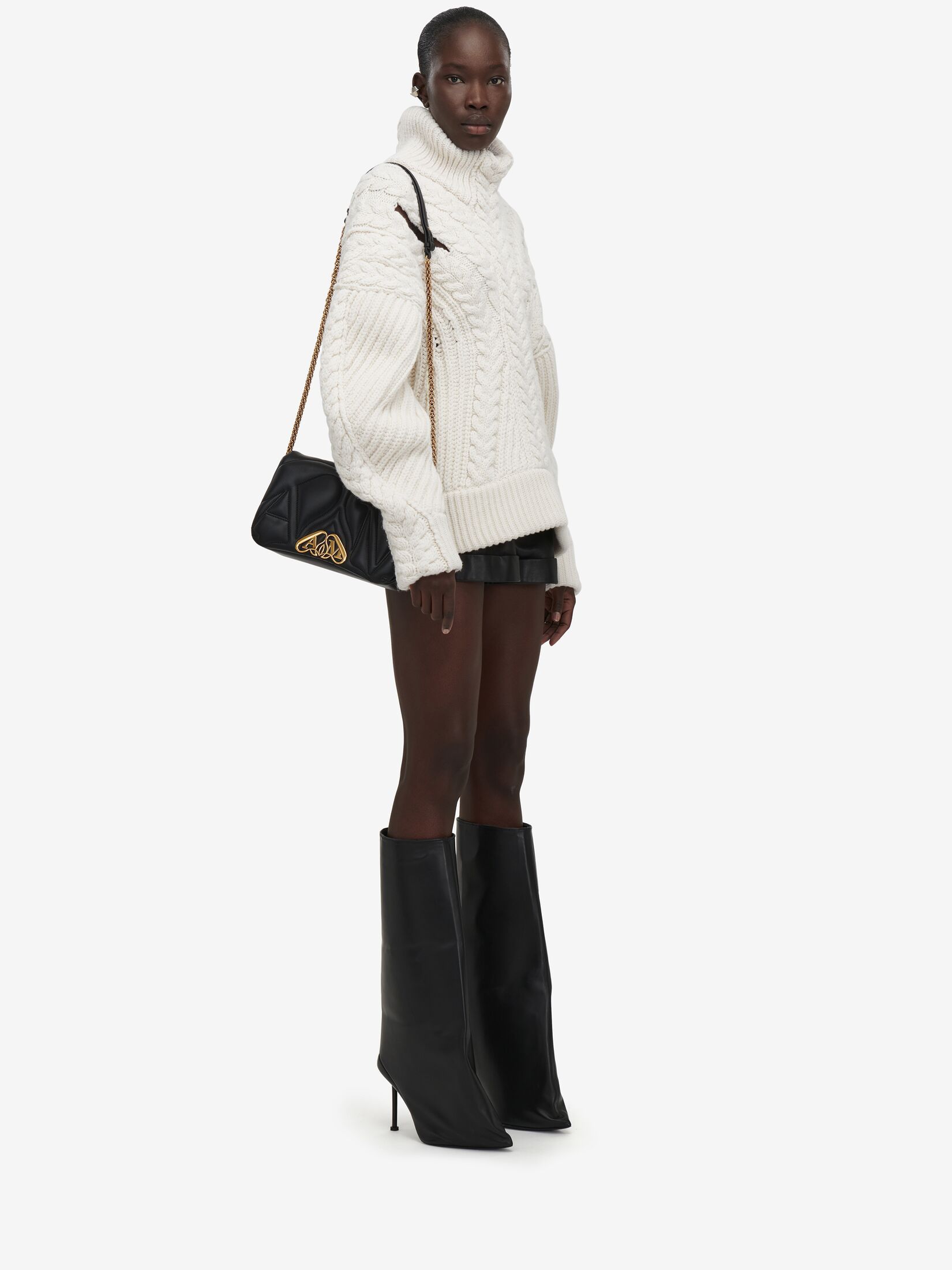 Alexander Mcqueen The Seal Mini Embellished Quilted Leather Shoulder Bag In Black